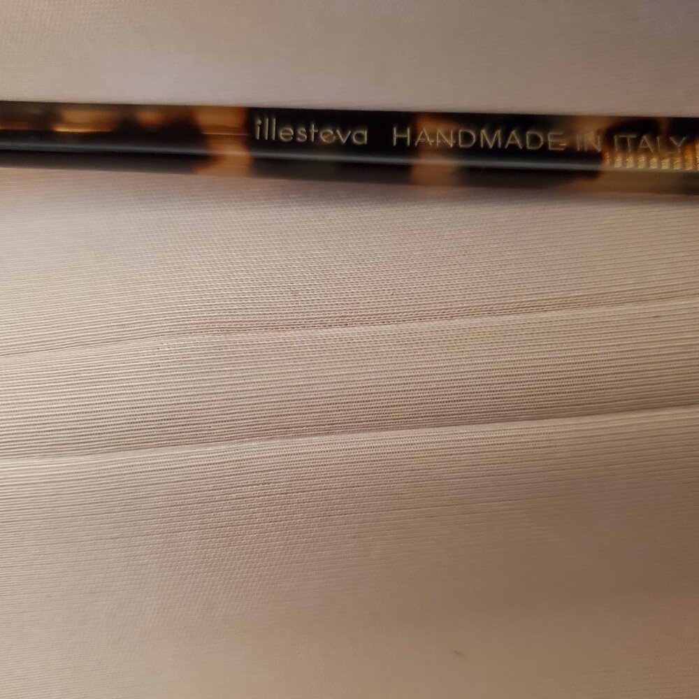 Illesteva Connecticut Sunglasses - Picture 5 of 6